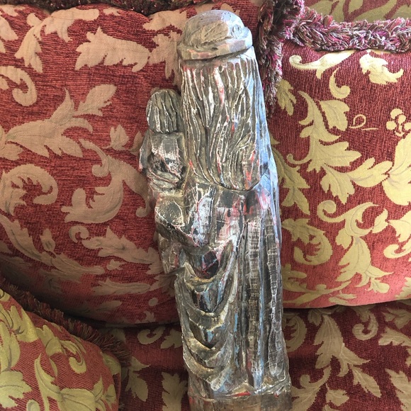 Hand carved religious statue - Picture 3 of 3